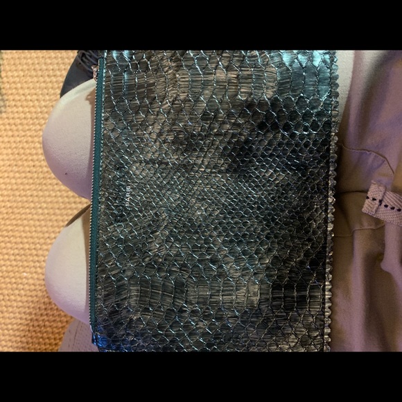 Green leather ROCHAS clutch - Picture 3 of 6